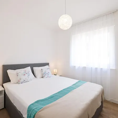 Diklo - Modern 2 Bedroom