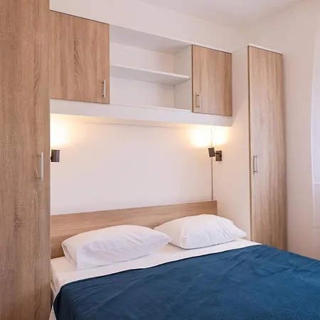 Diklo - Modern 2 Bedroom Lägenhet
