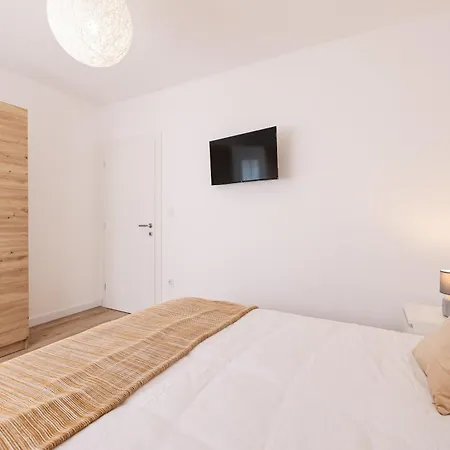Diklo - Modern 2 Bedroom Lejlighed *