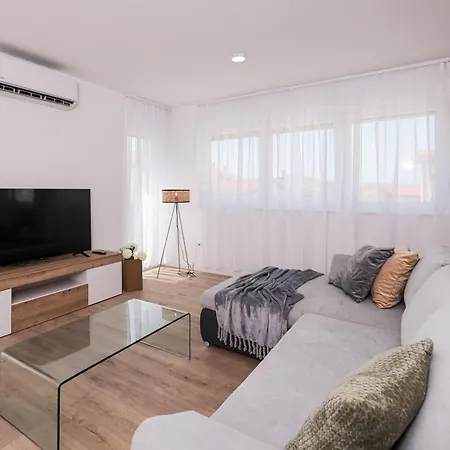 Diklo - Modern 2 Bedroom *