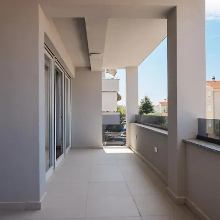 Diklo - Modern 2 Bedroom