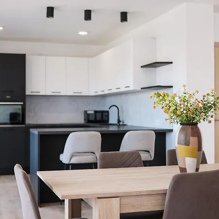 Diklo - Modern 2 Bedroom Apartment Zadar