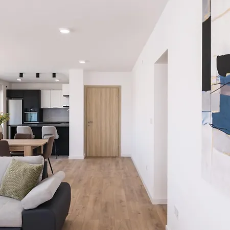 Diklo - Modern 2 Bedroom Lägenhet Zadar