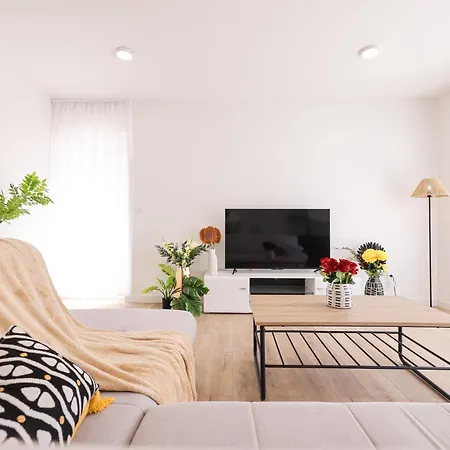 Diklo - Modern 2 Bedroom Lägenhet